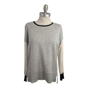 Oats Cashmere - Gray and Cream Crew Neck Sweater with Relaxed Fit -XS